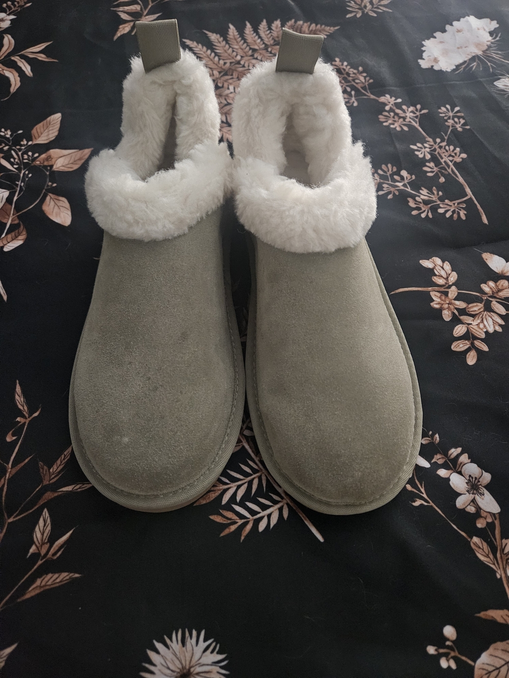 Koolaburra Olive Slip-On Slippers with Cream Faux-Sheepskin Collar